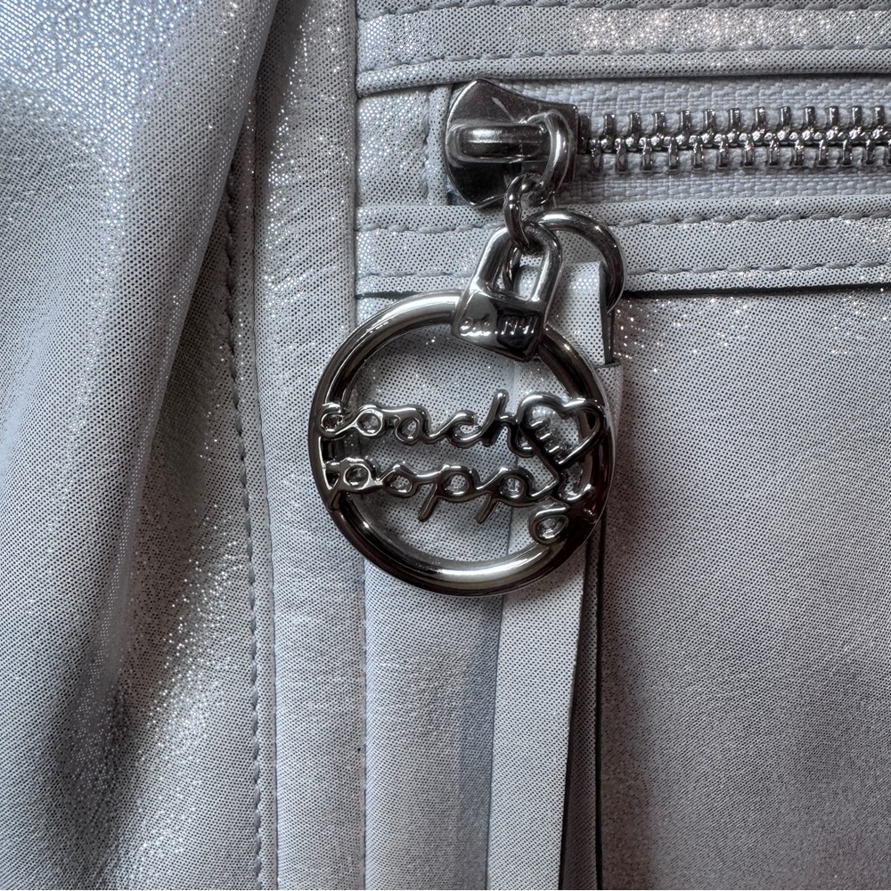 Coach Legacy Poppy Leather in Stardust Silver 16283 Rhinestone Skull Keychain - Picture 5 of 17